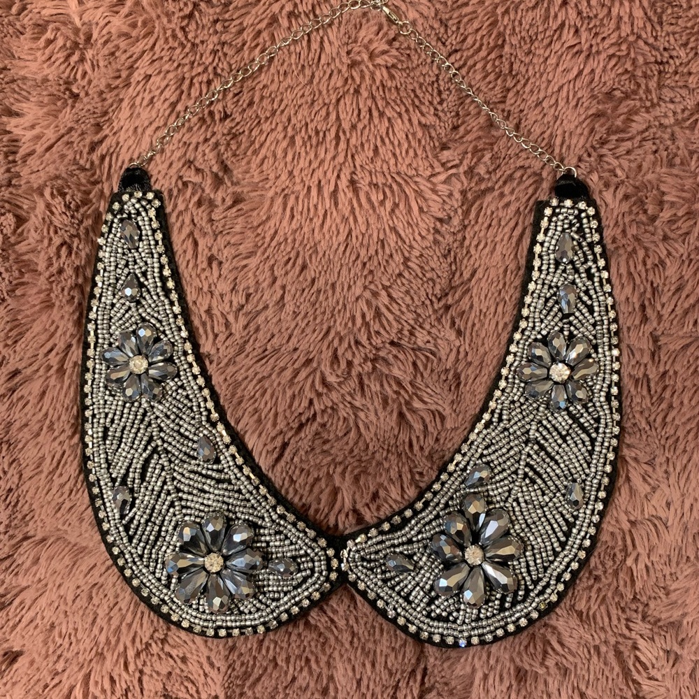 Black and Silver Bibb Necklace